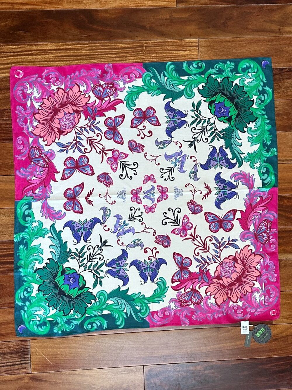 VERA BRADLEY WICKED SILK SQUARE SCARF:NWT UNLIKELY FRIENDSHIP